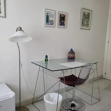 Agradable Con Bano Individual 세비야