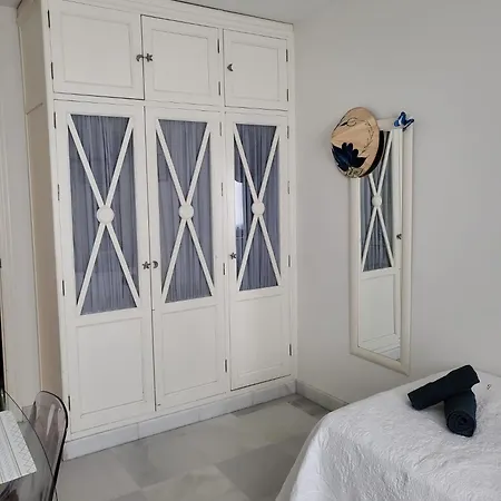 Agradable Con Bano Individual